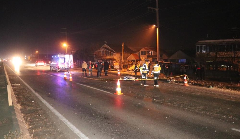 Motosiklet ikiye bölündü sürücü öldü