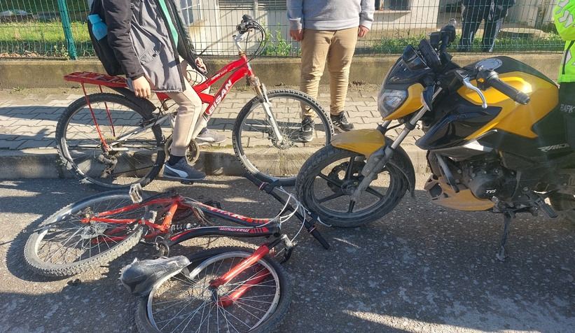 motosiklet-ile-bisiklet-carpisti-2-yaraliennmajzsd1