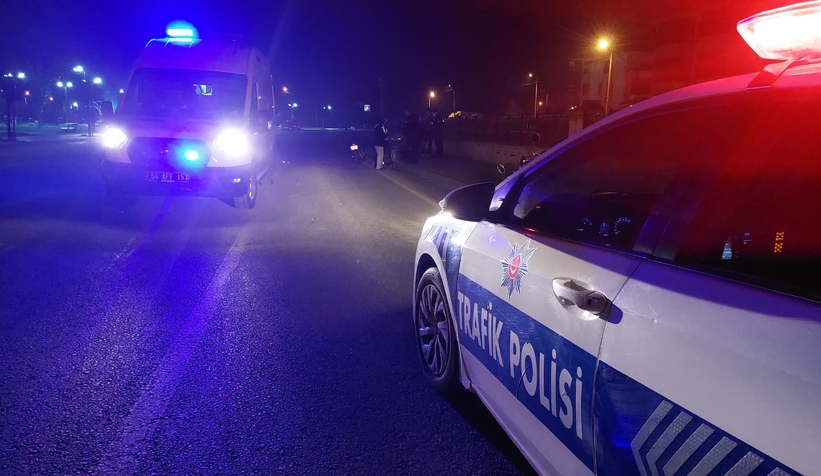 motosiklet-ile-bisiklet-carpisti-yasli-adam-yaraline9pdgxzcj