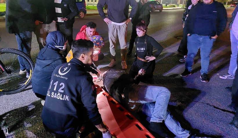motosiklet-ile-bisiklet-carpisti-yasli-adam-yaraline9pdgxzcj
