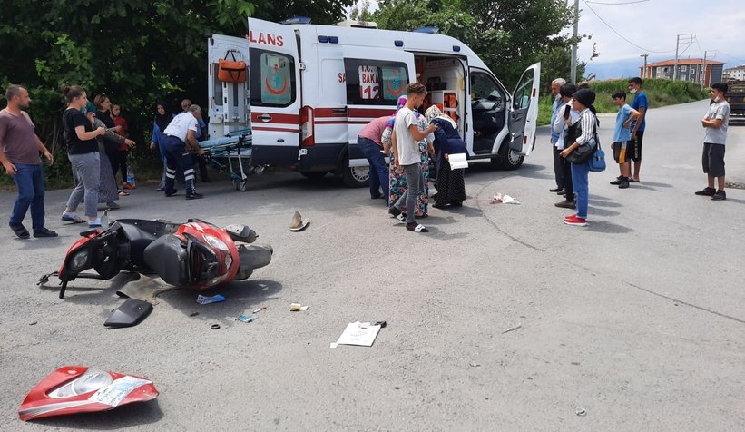 Motosiklet otomobille çarpıştı: 1 yaralı