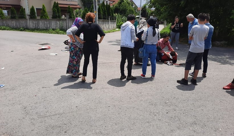 Motosiklet otomobille çarpıştı: 1 yaralı