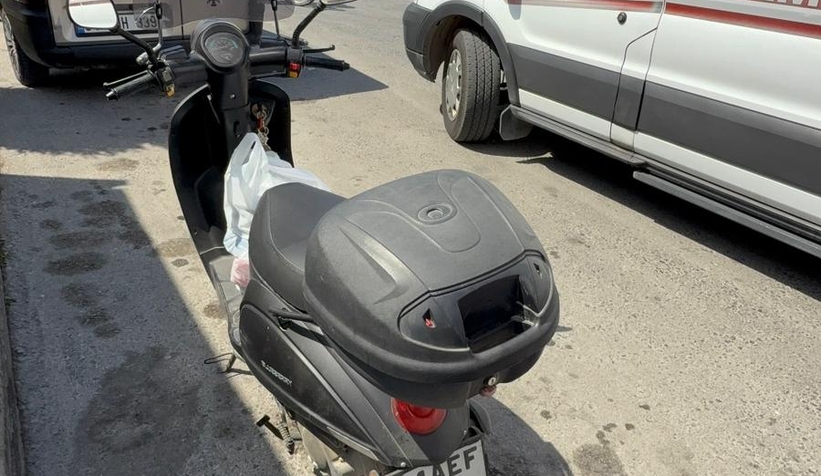 motosiklet-surucusu-kadin-kazada-yaralandiq1ayv0l5dl