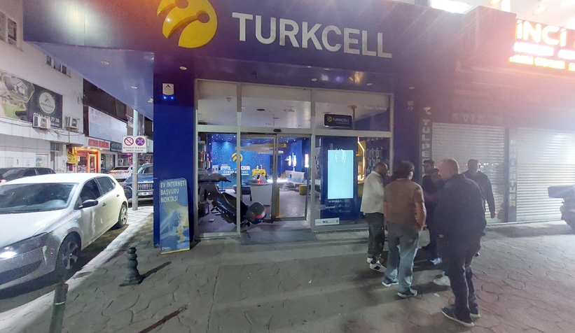 motosiklet-telefon-bayisine-girdicmduqi9xrm