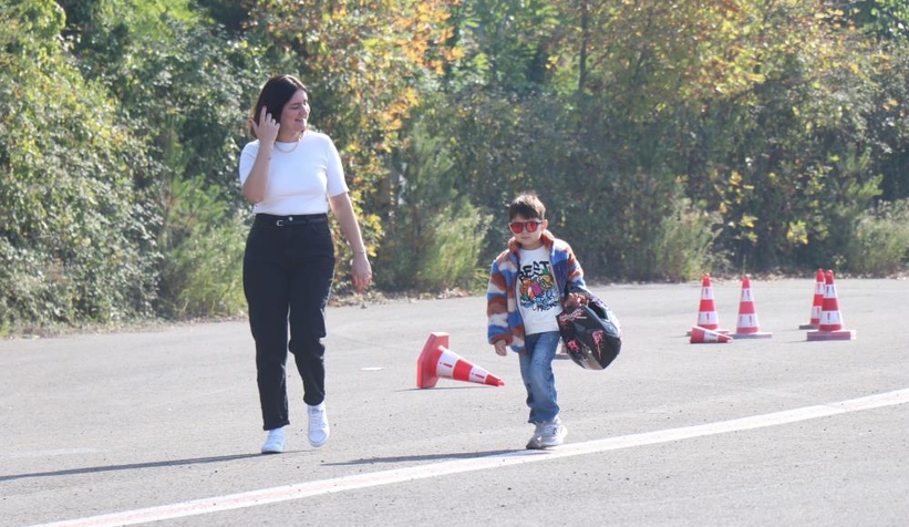 Motosikleti çalınan çocuğu Kenan'dan motosiklet hediyesi