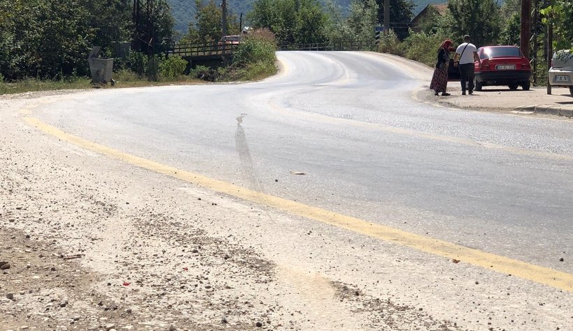 Motosikletiyle eve daldı!