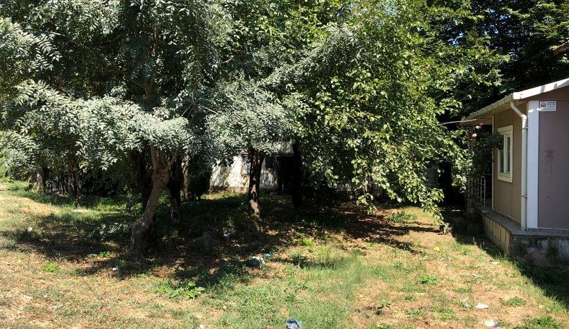 Motosikletiyle eve daldı!