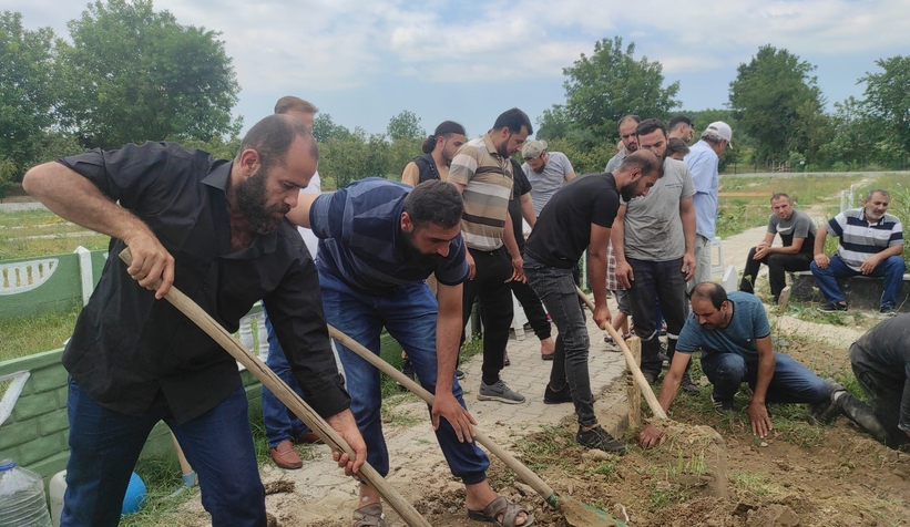 Motosikletle fırına dalan Iraklı genç toprağa verildi