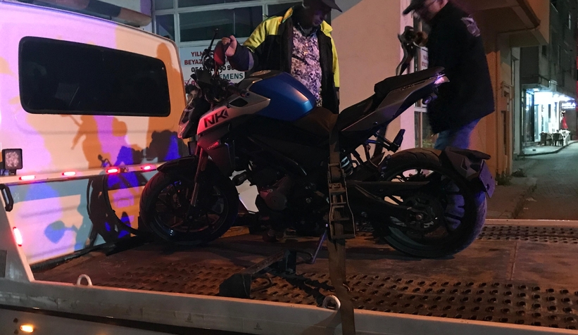 Motosikletle tek teker kazası: 2 yaralı