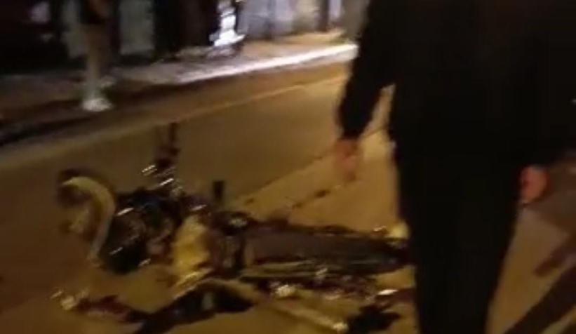 Motosikletler kafa kafaya çarpıştı