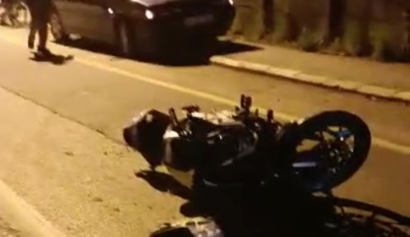 Motosikletler kafa kafaya çarpıştı