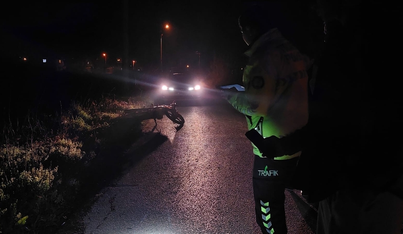 Motosikletli genç kazada ağır yaralandı