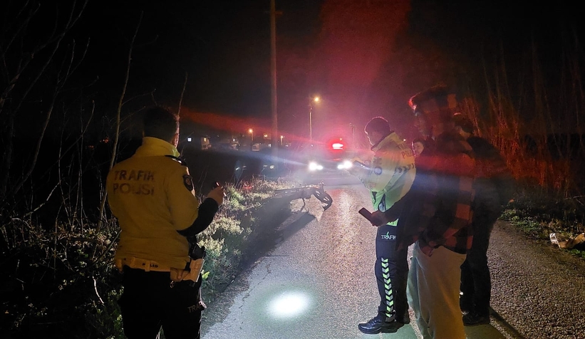 Motosikletli genç kazada ağır yaralandı