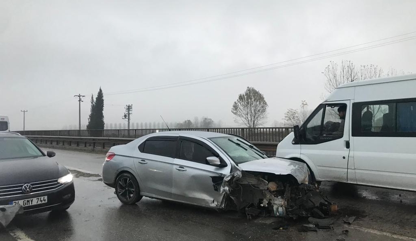 Mudurnu Köprüsünde feci kaza 3 yaralı