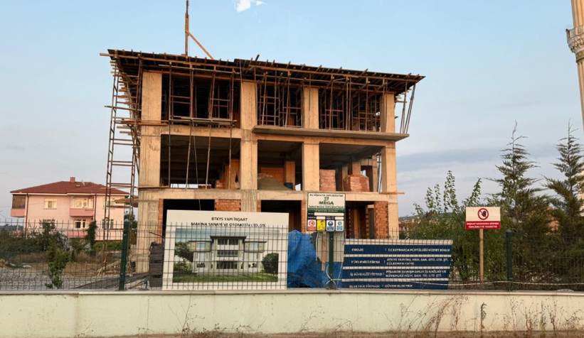 Müftülük inşaatında düşen işçi hayatını kaybetti