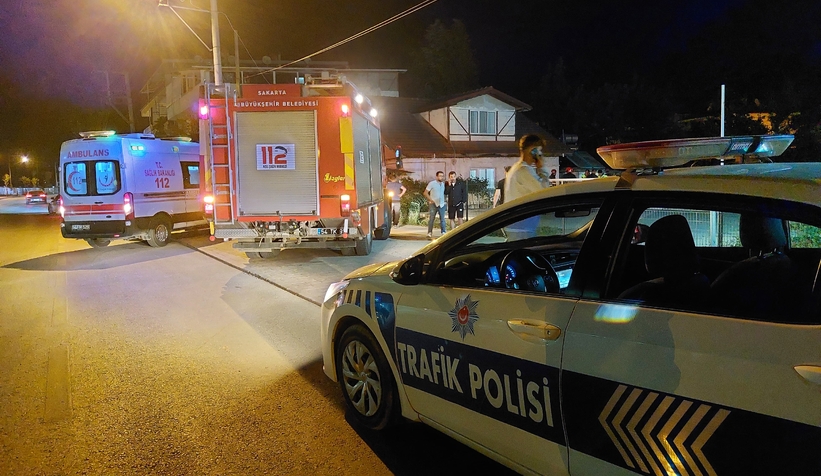 muhtar-direksiyon-hakimiyetini-kaybetti-otomobil-az-kalsin-eve-giriyordudevoek5rr0