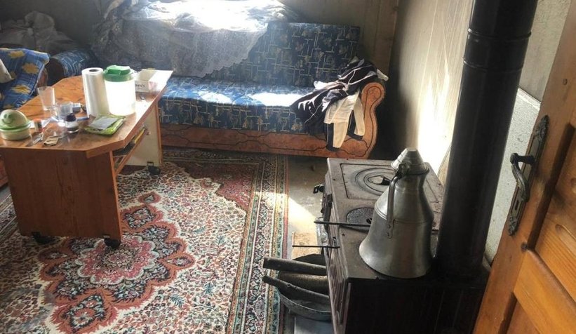 Muhtarlığın itfaiye aracı yangını söndürdü