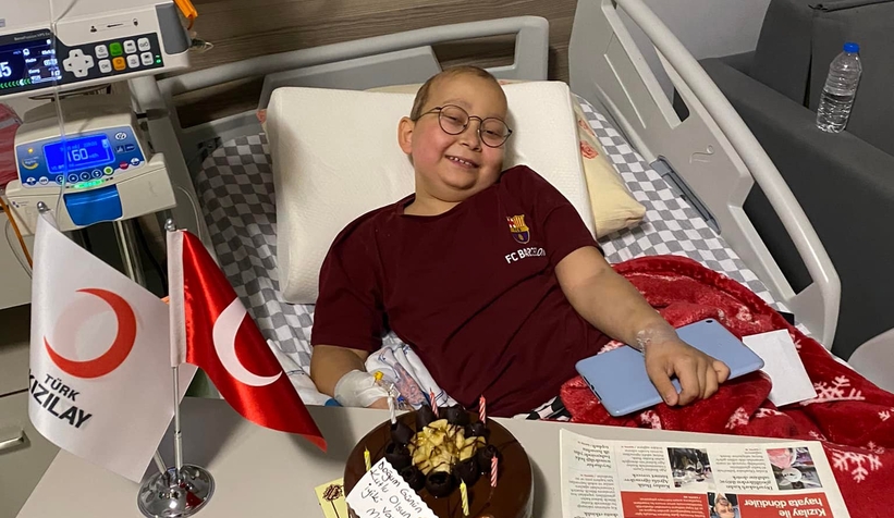 Murat'a hastanede doğum günü sürprizi