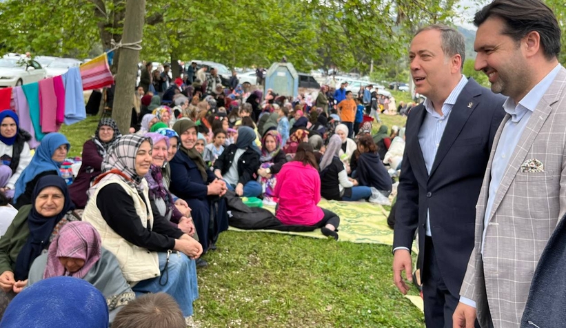 Murat Kaya seçim çalışmasını 4 mahallede sürdürdü