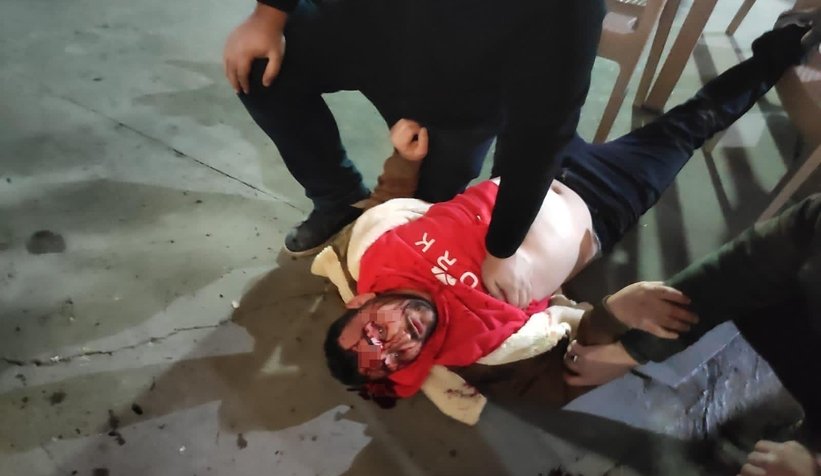 Muşta ve sopalarla benzinliği böyle bastılar