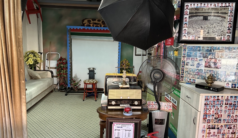 Müşterilerinin vesikalıklarını 38 yıldır saklıyor