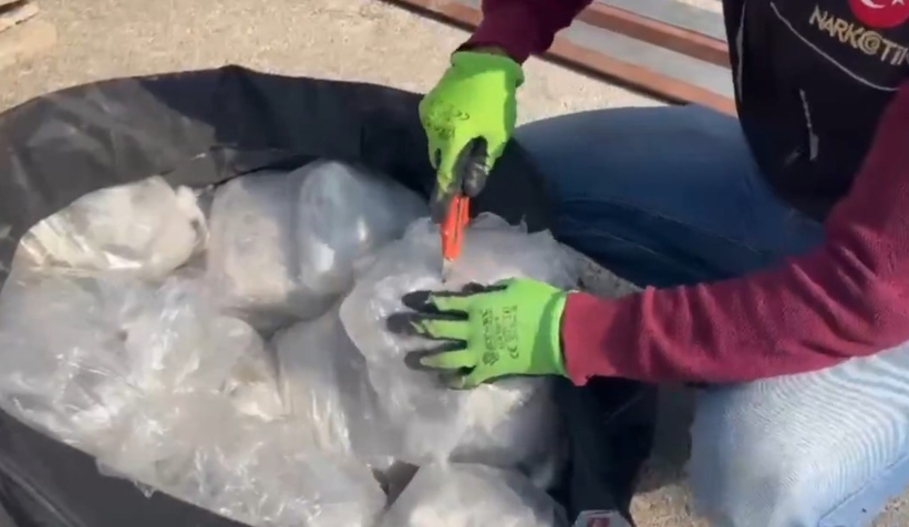 Narkoçelik-2 operasyonunda 983 kilo uyuşturucu ele geçirild