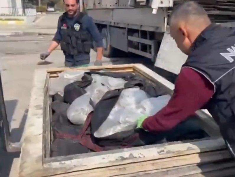Narkoçelik-2 operasyonunda 983 kilo uyuşturucu ele geçirild