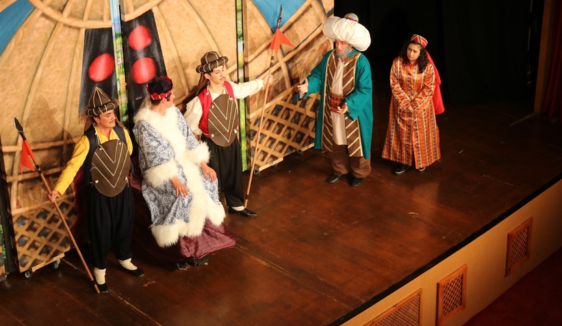 nasreddin-dede-oyunu-3-kez-sahne-yaptiumt0mjltm3