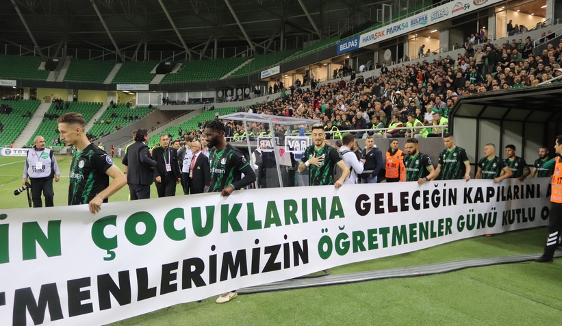 nehrin-ogretmenlerine-galibiyet-hediyesiqzflt2xakz