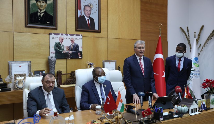 Nijer Başbakanı Sakarya'yı ziyaret etti