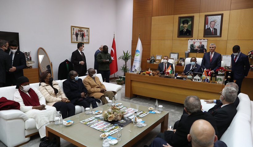 Nijer Başbakanı Sakarya'yı ziyaret etti