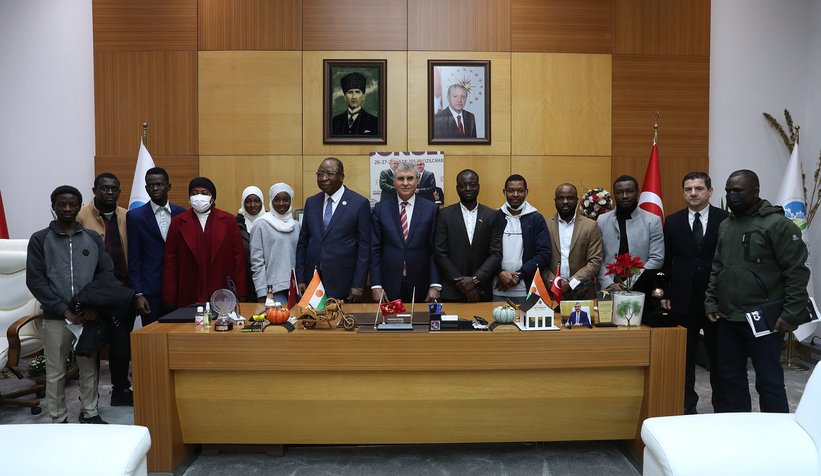 Nijer Başbakanı Sakarya'yı ziyaret etti