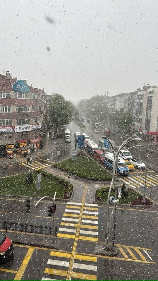 Nisan ayında kar yağdı; Sakarya beyaza büründü