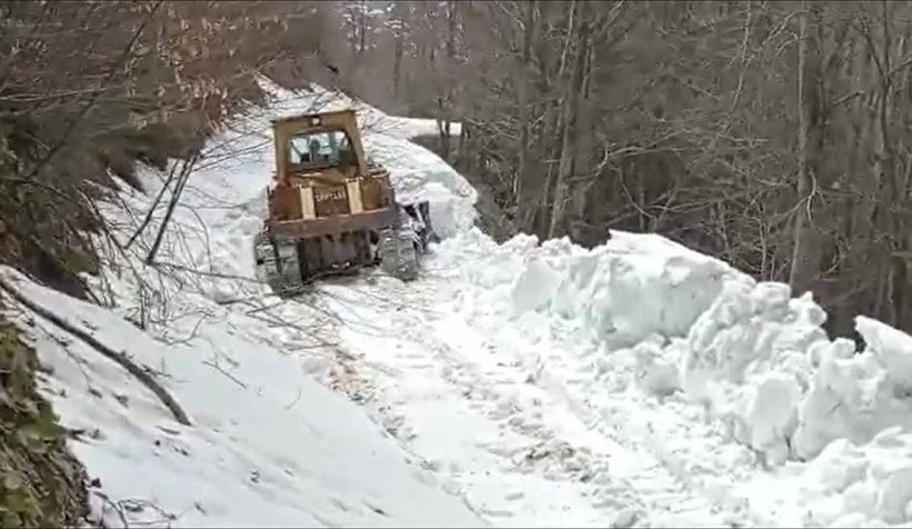 Nisan ortasında karla mücadele