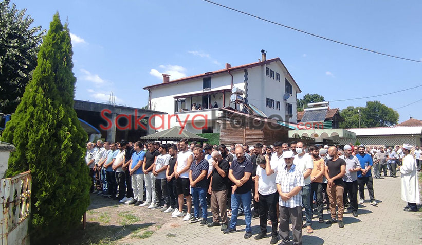 Nişanlısının gözleri önünde boğulan gence son görev