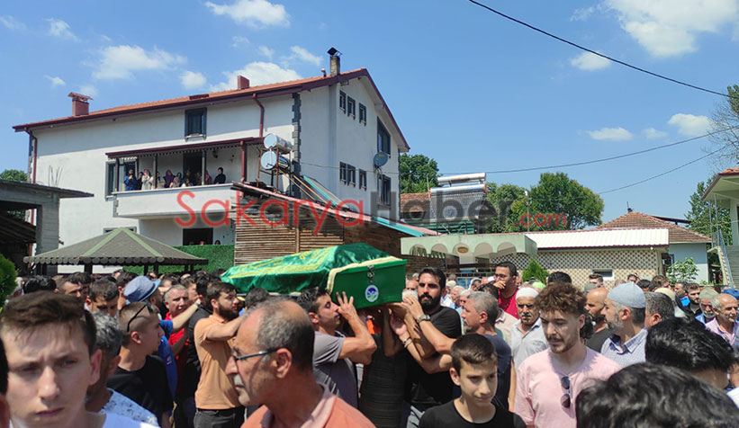 Nişanlısının gözleri önünde boğulan gence son görev