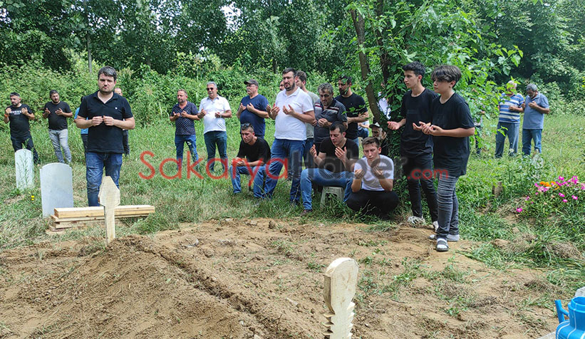 Nişanlısının gözleri önünde boğulan gence son görev