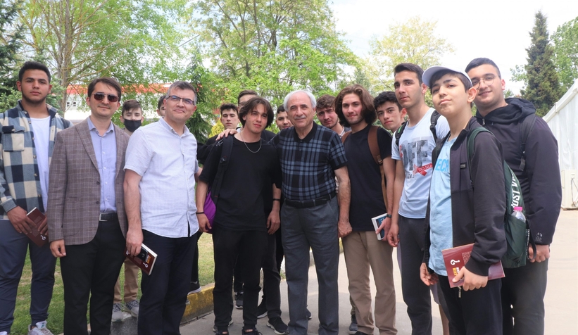 nurullah-genc-saufestte-ogrencilerle-bir-araya-geldirmdcdmdpbz