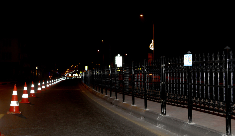 O caddeye 222 metrelik plastik bariyer yerleştirildi