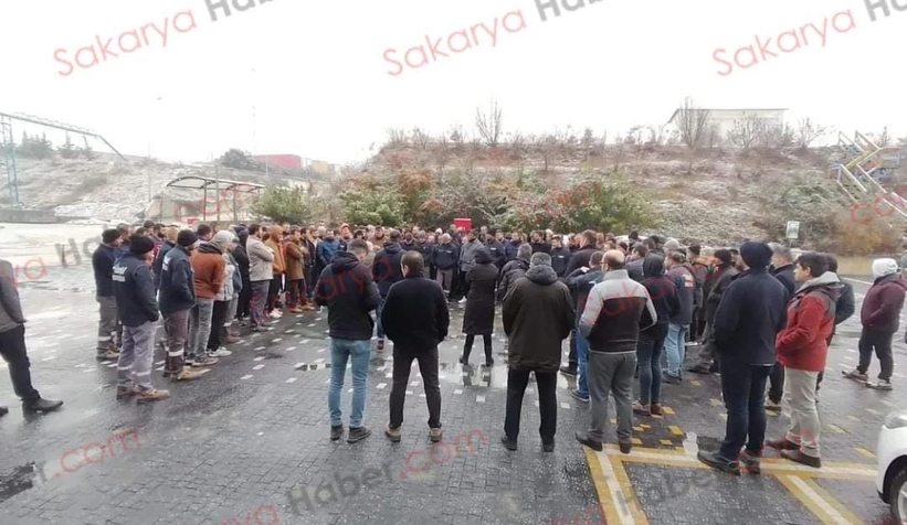 O fabrikada işçilerden ücret zammı eylemi