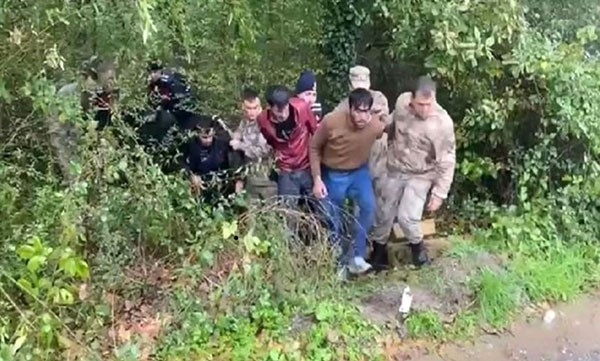 o-ilcede-duzensiz-gocmen-muhafaza-alani-yapiliyordfzutxdmvn