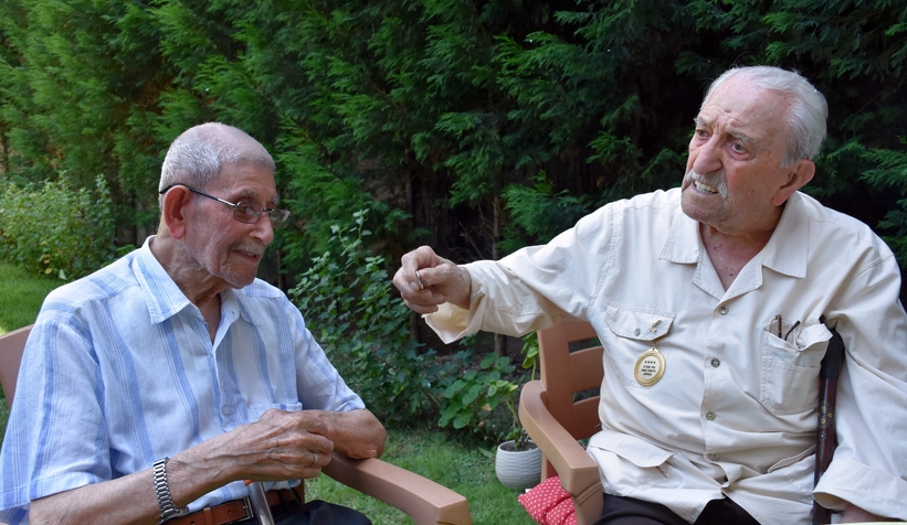 O ilçenin yaşayan asırlık çınarları buluştu