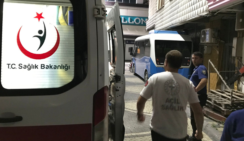 Odada kilitli kaldı