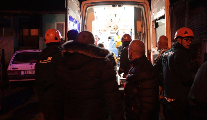 Odunluk yaşlı kadının üzerine yıkıldı