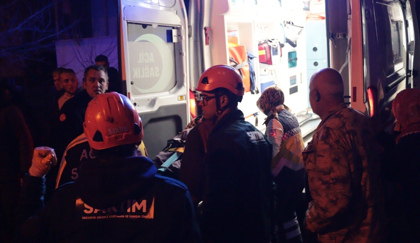 Odunluk yaşlı kadının üzerine yıkıldı