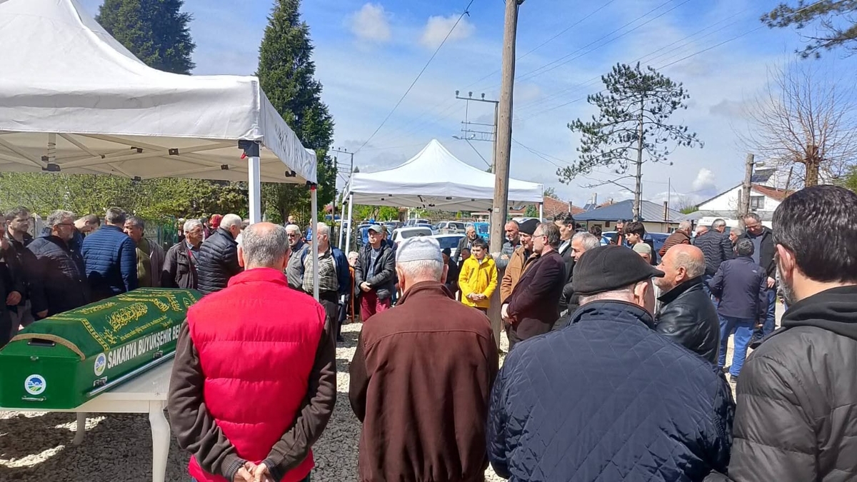 Odunlukta silahla vurulmuş halde bulunmuştu, toprağa verildi