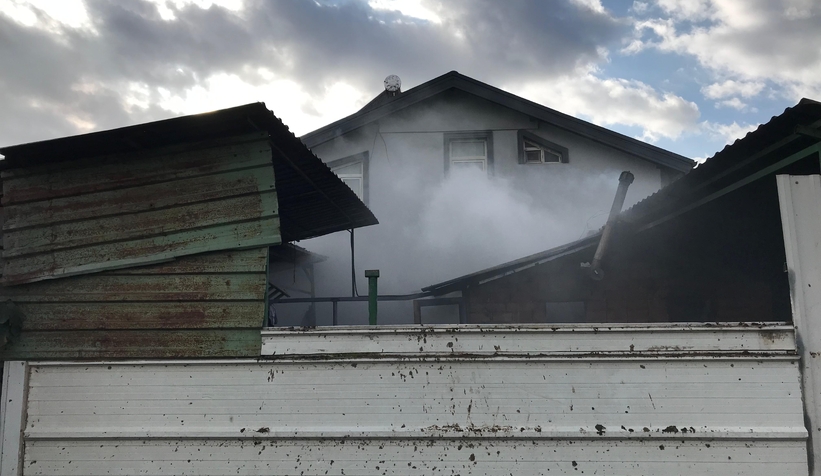 Odunluktaki kalorifer kazanı patladı