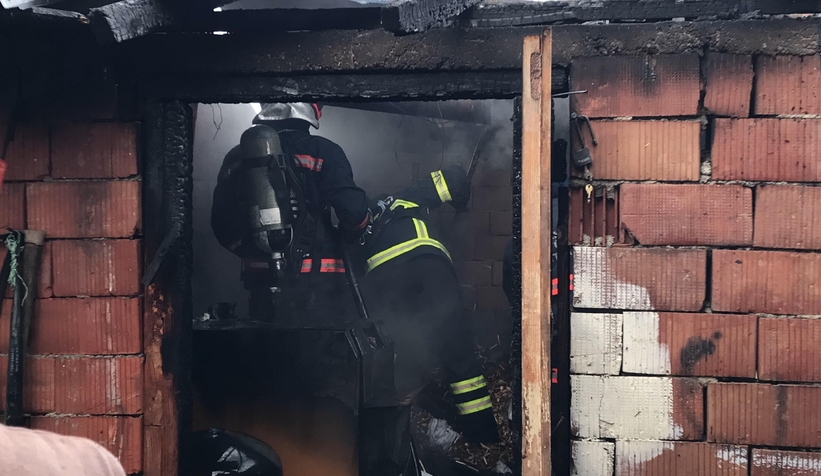 Odunluktaki kalorifer kazanı patladı