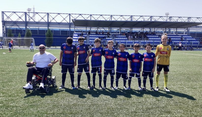 Oğlu futbolcu olsun istedi, kendi antrenör oldu