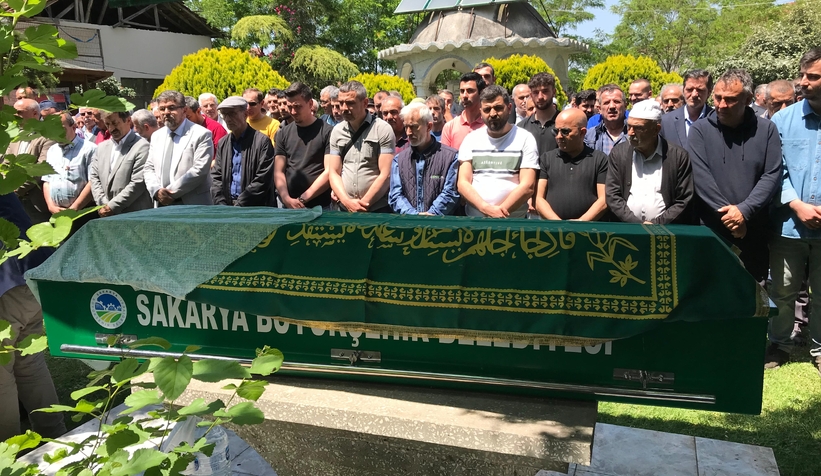Oğlu tarafından öldürülen Mükerrem Yılmaz toprağa verildi